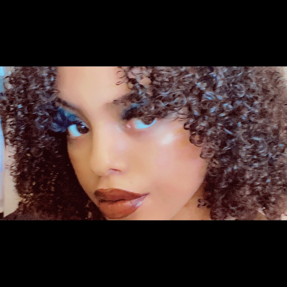 Meet your Posher, Naomi
